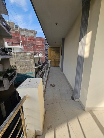 Master Bedroom in 1 BHK Builder Floor at Saket – for Rent