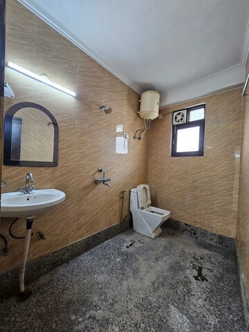 Bathroom in 1 BHK Builder Floor at Saket – for Rent