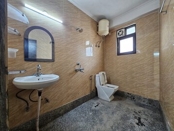 Bathroom in 1 BHK Builder Floor at Saket – for Rent