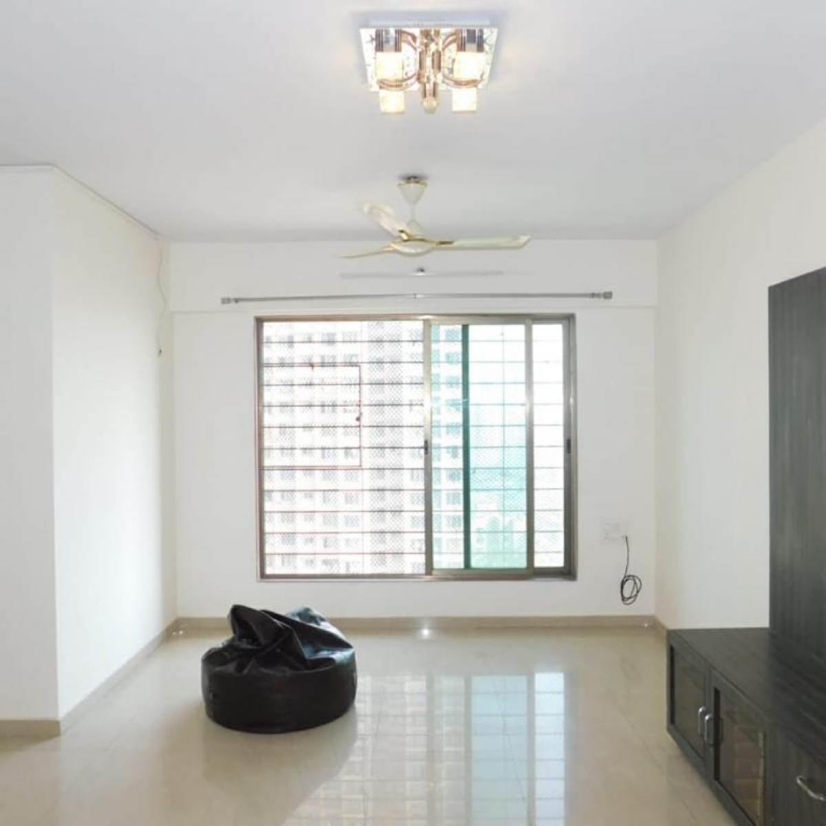 2 BHK Apartment For Sale in Mahavir Universe