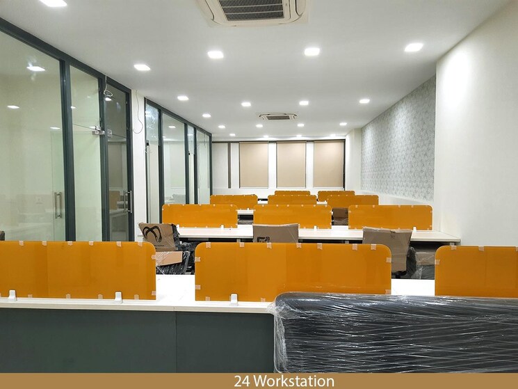 Team Area, hn-safal-mondeal-heights Commercial Office Space 2670 Sq.Ft. In Ramdevnagar Ahmedabad 9214695