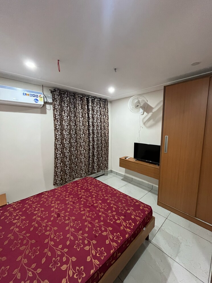 Bedroom, chandigarh-citi-center 1 Bedroom 500 Sq.Ft. Apartment In Vip Road Zirakpur 9214707
