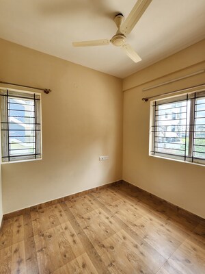 Room in 1 BHK Builder Floor at Singasandra – for Rent