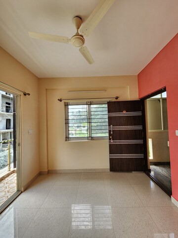 Room in 1 BHK Builder Floor at Singasandra – for Rent