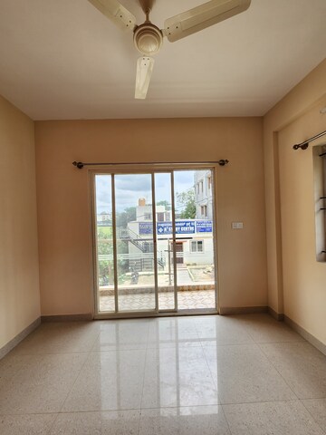 Room in 1 BHK Builder Floor at Singasandra – for Rent
