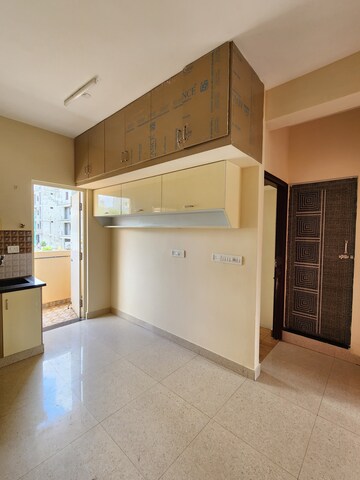 Room in 1 BHK Builder Floor at Singasandra – for Rent