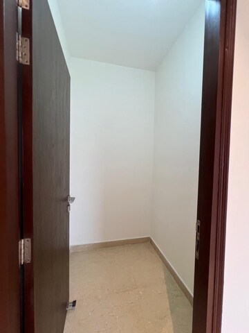 Room in 3.5 BHK Apartment at Ambala Highway – for Rent