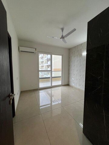 Room in 3.5 BHK Apartment at Ambala Highway – for Rent