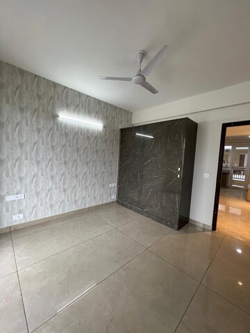 Room in 3.5 BHK Apartment at Ambala Highway – for Rent