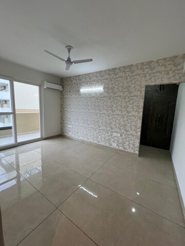 Room in 3.5 BHK Apartment at Ambala Highway – for Rent
