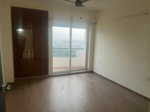 Room in 3 BHK Apartment at Ansal Crown Heights, Sector 80 – for Rent