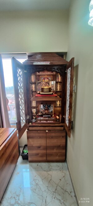 Furnished Amenities in 2 BHK Apartment at Dahisar West – for Sale