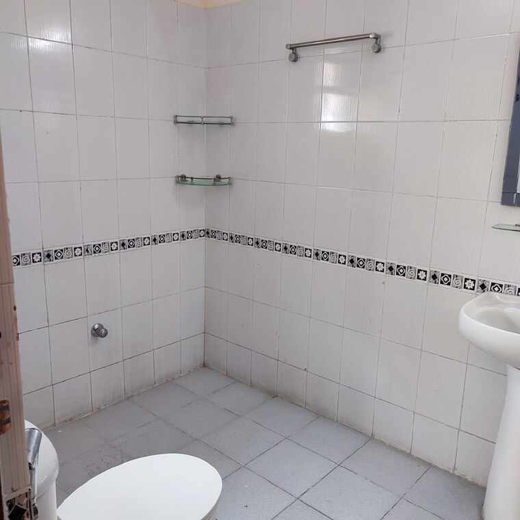 Bathroom, ardee-city-palm-grove-heights 3 Bedroom 2600 Sq.Ft. Apartment In Sector 52 Gurgaon 9214931