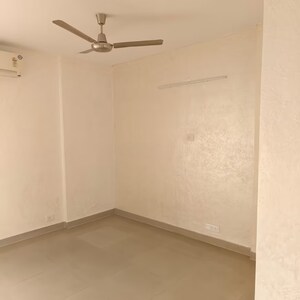 Room in 4 BHK Apartment at BPTP Mansions Park Prime, Sector 66 – for Sale