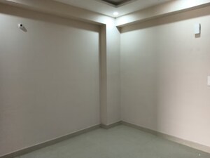 Room in 4 BHK Apartment at BPTP Mansions Park Prime, Sector 66 – for Sale