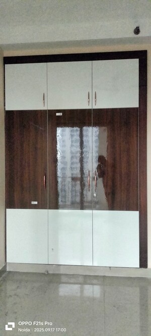Room in 3 BHK Apartment at Tata Eureka Park, Sector 150 – for Sale