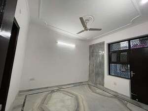 Room in 4 BHK Builder Floor at Ashoka Enclave – for Rent