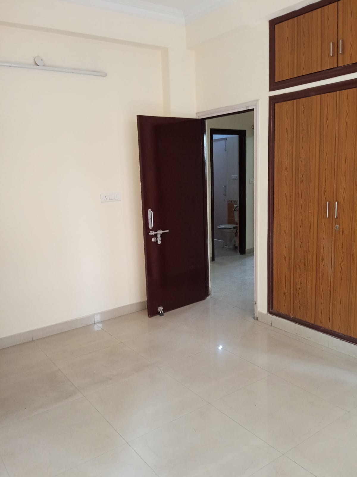 3 BHK + Pooja Room Apartment For Rent in Sector 20