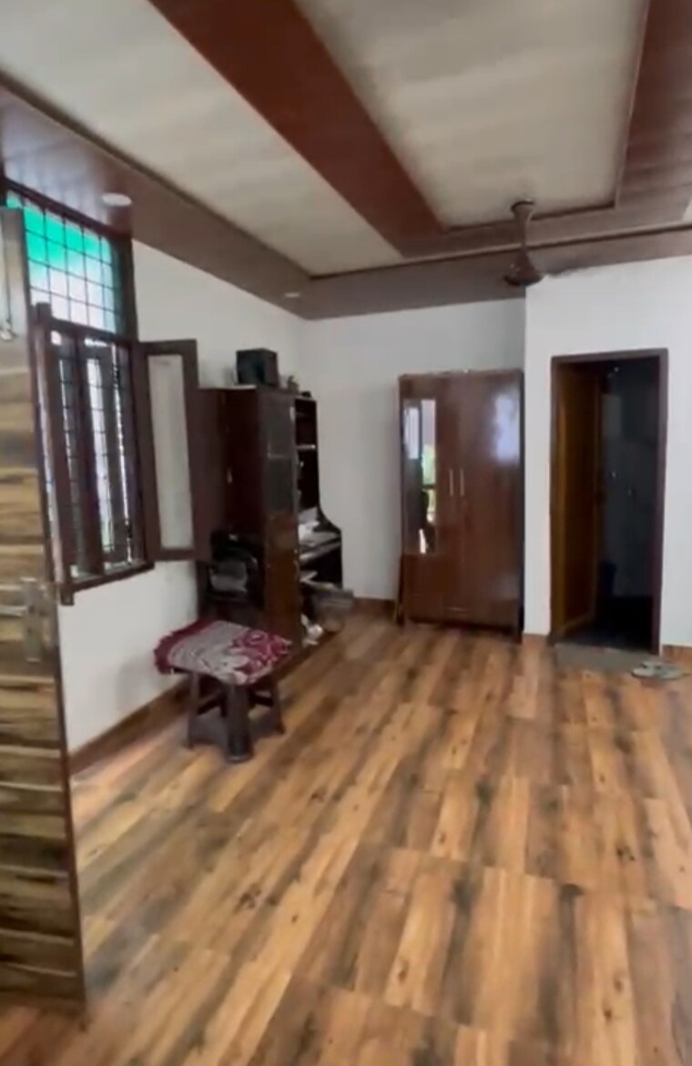 Room, gyan khand i 1 RK 450 Sq.Ft. Builder Floor In Gyan Khand I Ghaziabad 9215073