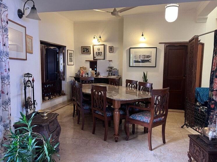 Gym, jor bagh 3 Bedroom 5000 Sq.Ft. Builder Floor In Jor Bagh Delhi 9215100