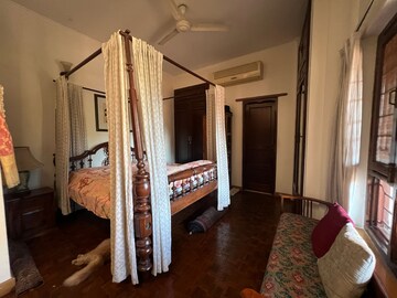Living Room in 3 BHK Builder Floor at Jor Bagh – for Rent