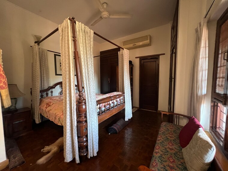 Living Room, jor bagh 3 Bedroom 5000 Sq.Ft. Builder Floor In Jor Bagh Delhi 9215100