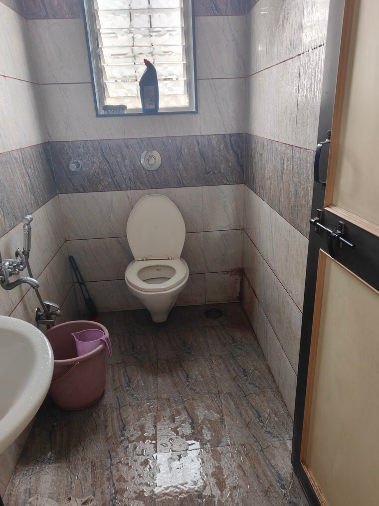 Bathroom, kundan-estates 2 Bedroom 800 Sq.Ft. Apartment In Pimple Saudagar Pune 9215119