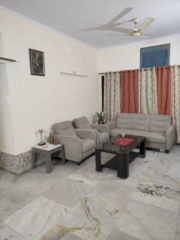 Living Room in 3 BHK Builder Floor at Vaishali Sector 5 – for Rent