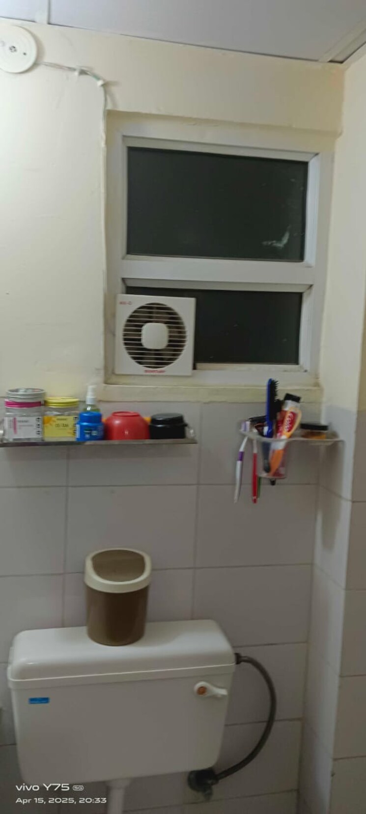 Bathroom, wave city 1 Bedroom 434 Sq.Ft. Apartment In Wave City Ghaziabad 9215159