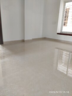3 BHK + Servant Room Apartment For Sale in Kundan Plaza