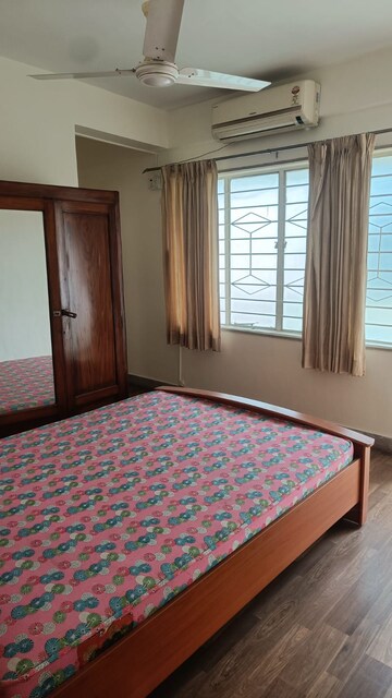 2 BHK Apartment For Sale in Vishwa Apartments Bangalore, Shanthala Nagar