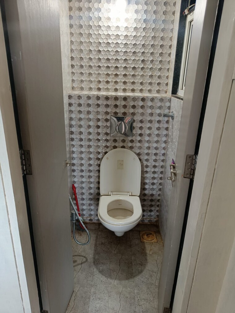 Bathroom, bramhacorp-water-bay 1 Bedroom 923 Sq.Ft. Apartment In Kalyani Nagar Pune 9215190