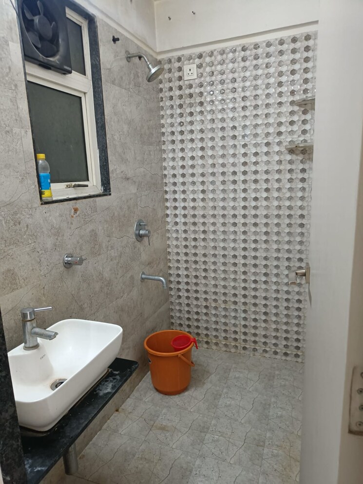 Bathroom, bramhacorp-water-bay 1 Bedroom 923 Sq.Ft. Apartment In Kalyani Nagar Pune 9215190