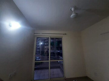 Room in 3 BHK Apartment at Conscient Habitat Residences, Sector 78 – for Rent