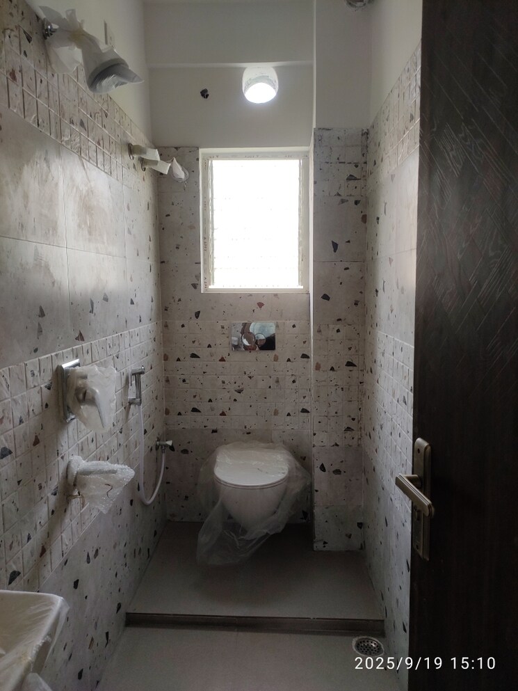 Bathroom, sunshine-enclave-new-town 3 Bedroom 1250 Sq.Ft. Apartment In New Town Kolkata 9215198
