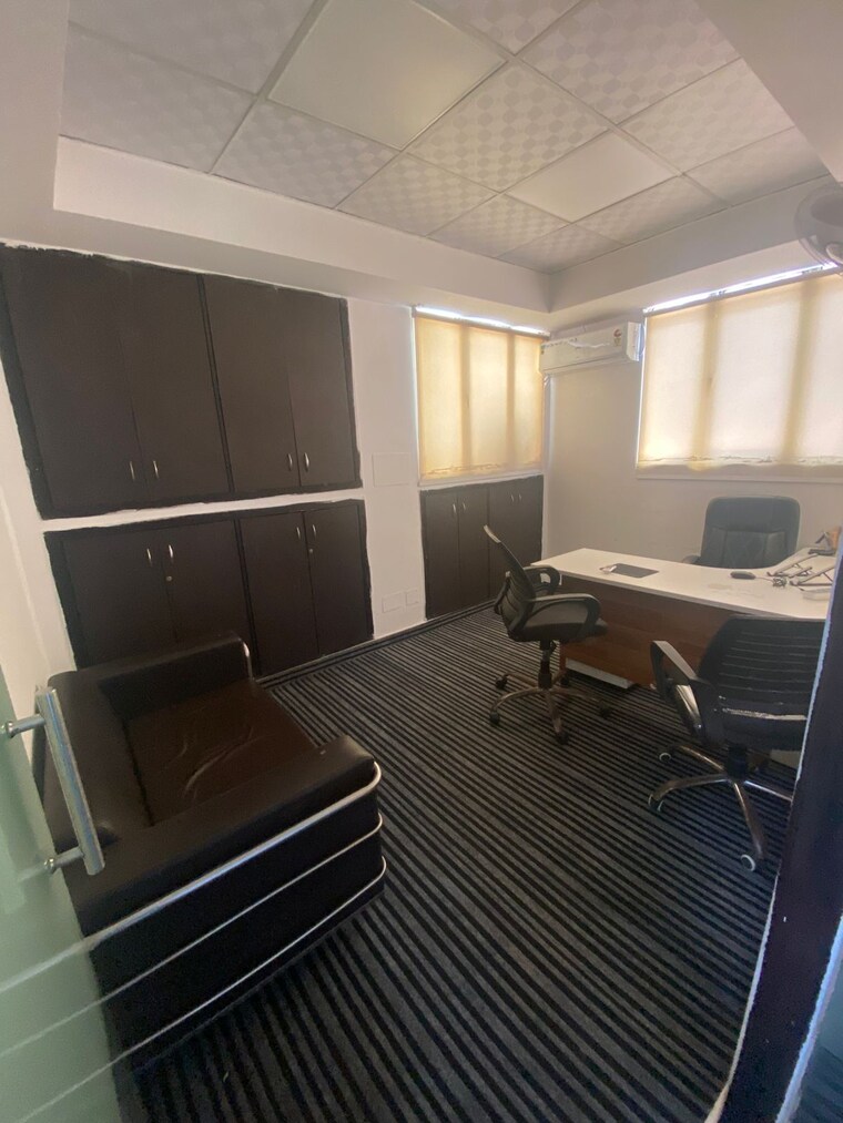 Team Area, sector 63 Commercial Office Space 1225 Sq.Ft. In Sector 63 Noida 9215210