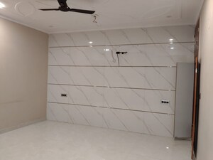 Room in 3 BHK Independent House at Sector 100 – for Rent