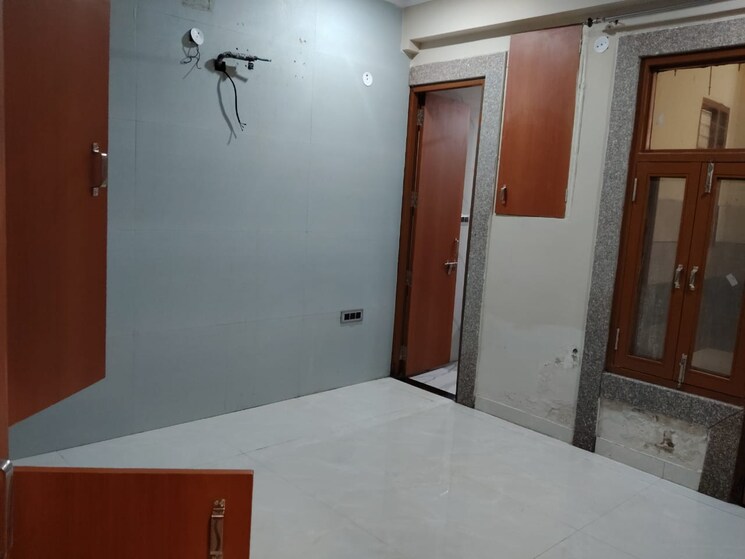 Room, sector 100 3 Bedroom 250 Sq.Mt. Independent House In Sector 100 Noida 9215217