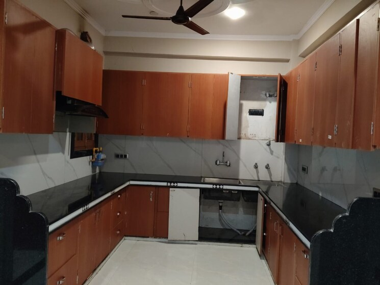 Kitchen, sector 100 3 Bedroom 250 Sq.Mt. Independent House In Sector 100 Noida 9215217