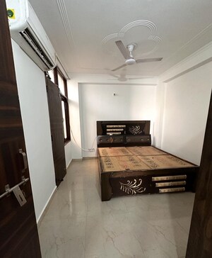 1 BHK Builder Floor For Rent in Chattarpur