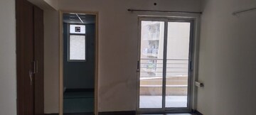 Room in 4 BHK Apartment at Sector 20 – for Rent