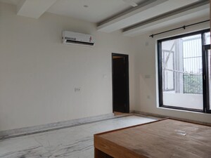 Room in 6+ BHK Independent House at Sector 108 – for Rent