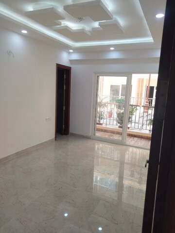 Room in 4 BHK Apartment at Uninav Utopia, Morti – for Sale