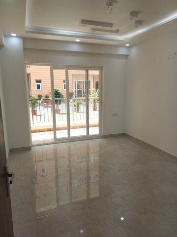 Room in 4 BHK Apartment at Uninav Utopia, Morti – for Sale