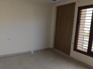 Room in 2 BHK Apartment at OP Floridaa, Sector 82 – for Rent
