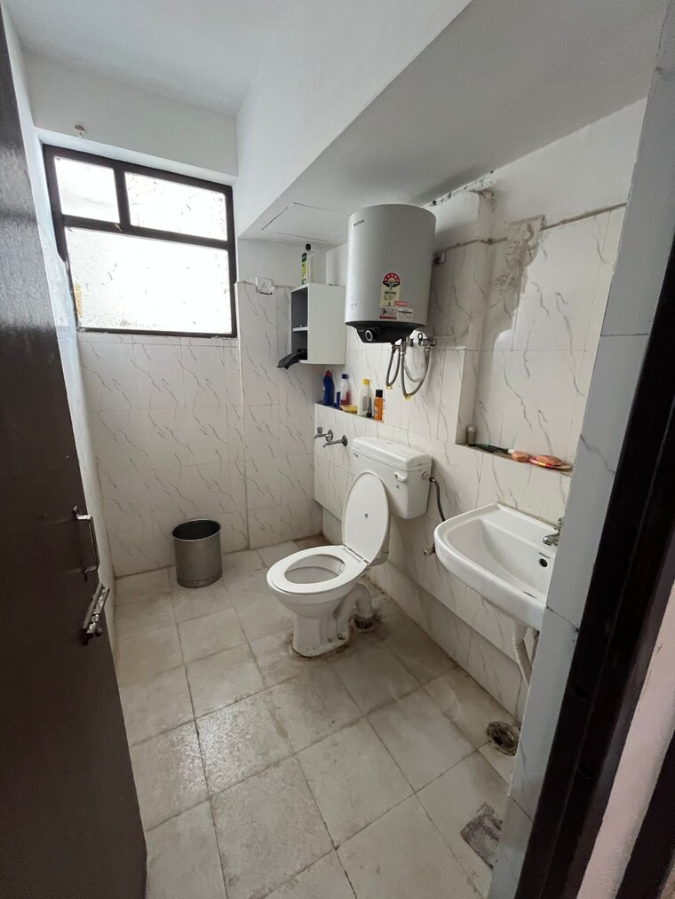 Bathroom, op-floridaa 2 Bedroom 473 Sq.Ft. Apartment In Sector 82 Faridabad 9215286