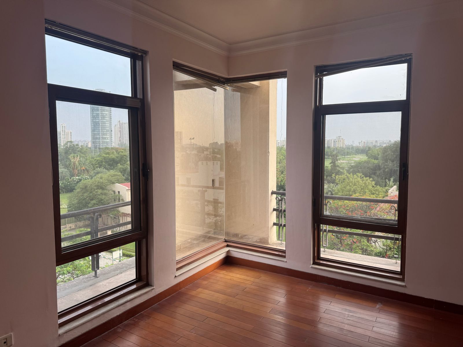 4 BHK + Servant Room Apartment For Sale in Jaypee Greens The Castille