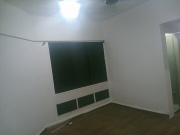 Room in 1 BHK Apartment at Jogeshwari East – for Rent