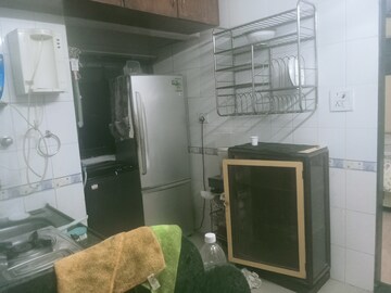 Furnished Amenities in 1 BHK Apartment at Jogeshwari East – for Rent