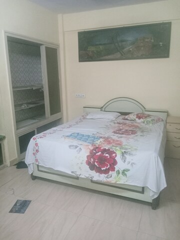 Bedroom in 1 BHK Apartment at Jogeshwari East – for Rent